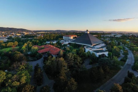 Eventlocation, Seminarhotel und Tagungshotel in Wien, Salzburg, Graz und ganz Österreich – Räume für Meetings, Firmenfeiern, Hochzeiten und Events | JustRoom.at