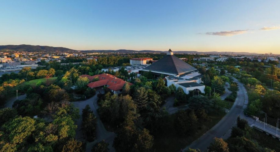 Eventlocation, Seminarhotel und Tagungshotel in Wien, Salzburg, Graz und ganz Österreich – Räume für Meetings, Firmenfeiern, Hochzeiten und Events | JustRoom.at