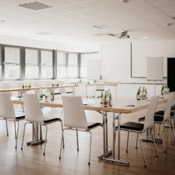 Eventlocation, Seminarhotel und Tagungshotel in Wien, Salzburg, Graz und ganz Österreich – Räume für Meetings, Firmenfeiern, Hochzeiten und Events | JustRoom.at