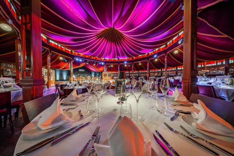 Eventlocation, Seminarhotel und Tagungshotel in Wien, Salzburg, Graz und ganz Österreich – Räume für Meetings, Firmenfeiern, Hochzeiten und Events | JustRoom.at