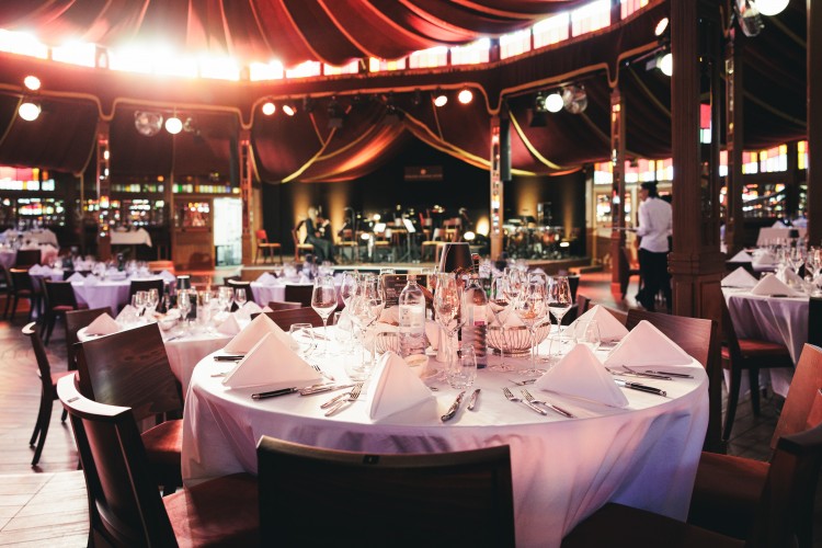 Eventlocation, Seminarhotel und Tagungshotel in Wien, Salzburg, Graz und ganz Österreich – Räume für Meetings, Firmenfeiern, Hochzeiten und Events | JustRoom.at