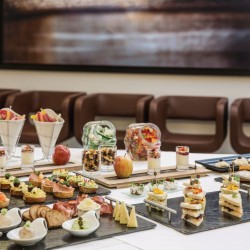 Eventlocation, Seminarhotel und Tagungshotel in Wien, Salzburg, Graz und ganz Österreich – Räume für Meetings, Firmenfeiern, Hochzeiten und Events | JustRoom.at
