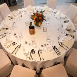 Eventlocation, Seminarhotel und Tagungshotel in Wien, Salzburg, Graz und ganz Österreich – Räume für Meetings, Firmenfeiern, Hochzeiten und Events | JustRoom.at