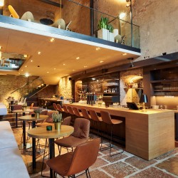Eventlocation, Seminarhotel und Tagungshotel in Wien, Salzburg, Graz und ganz Österreich – Räume für Meetings, Firmenfeiern, Hochzeiten und Events | JustRoom.at