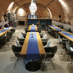 Eventlocation, Seminarhotel und Tagungshotel in Wien, Salzburg, Graz und ganz Österreich – Räume für Meetings, Firmenfeiern, Hochzeiten und Events | JustRoom.at