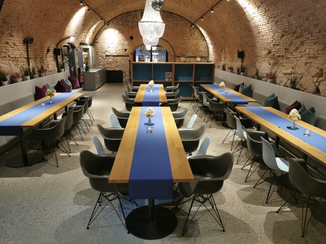 Eventlocation, Seminarhotel und Tagungshotel in Wien, Salzburg, Graz und ganz Österreich – Räume für Meetings, Firmenfeiern, Hochzeiten und Events | JustRoom.at