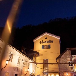 Eventlocation, Seminarhotel und Tagungshotel in Wien, Salzburg, Graz und ganz Österreich – Räume für Meetings, Firmenfeiern, Hochzeiten und Events | JustRoom.at