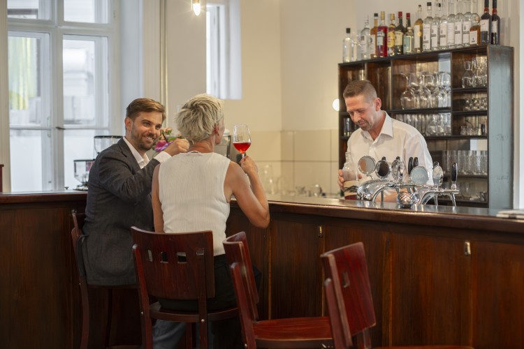 Eventlocation, Seminarhotel und Tagungshotel in Wien, Salzburg, Graz und ganz Österreich – Räume für Meetings, Firmenfeiern, Hochzeiten und Events | JustRoom.at
