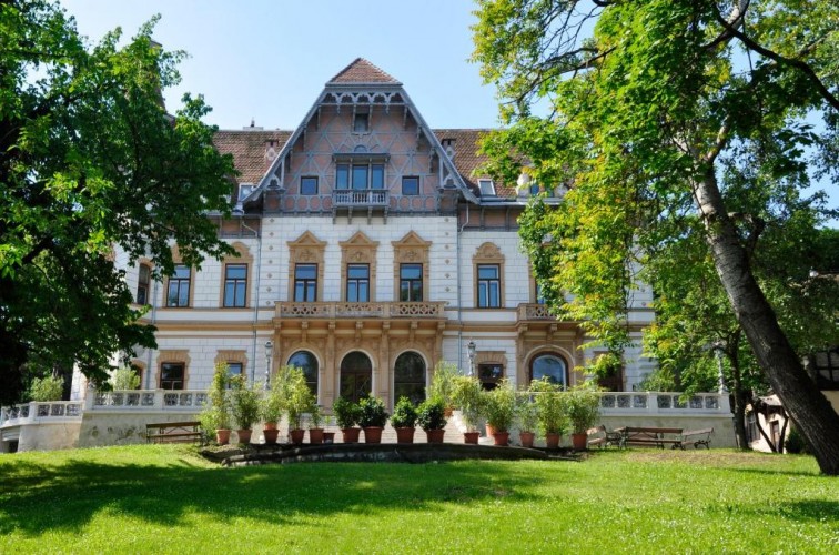 Eventlocation, Seminarhotel und Tagungshotel in Wien, Salzburg, Graz und ganz Österreich – Räume für Meetings, Firmenfeiern, Hochzeiten und Events | JustRoom.at