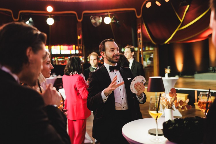 Eventlocation, Seminarhotel und Tagungshotel in Wien, Salzburg, Graz und ganz Österreich – Räume für Meetings, Firmenfeiern, Hochzeiten und Events | JustRoom.at