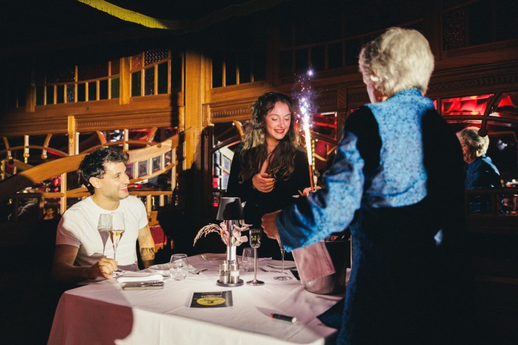Eventlocation, Seminarhotel und Tagungshotel in Wien, Salzburg, Graz und ganz Österreich – Räume für Meetings, Firmenfeiern, Hochzeiten und Events | JustRoom.at