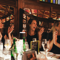 Eventlocation, Seminarhotel und Tagungshotel in Wien, Salzburg, Graz und ganz Österreich – Räume für Meetings, Firmenfeiern, Hochzeiten und Events | JustRoom.at