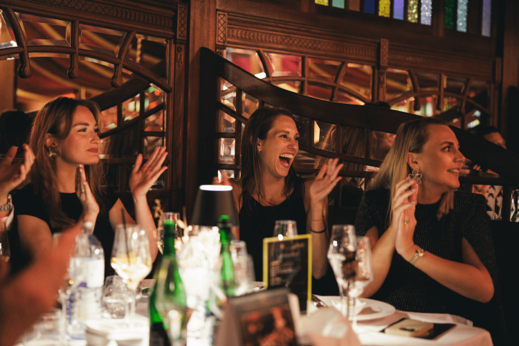 Eventlocation, Seminarhotel und Tagungshotel in Wien, Salzburg, Graz und ganz Österreich – Räume für Meetings, Firmenfeiern, Hochzeiten und Events | JustRoom.at